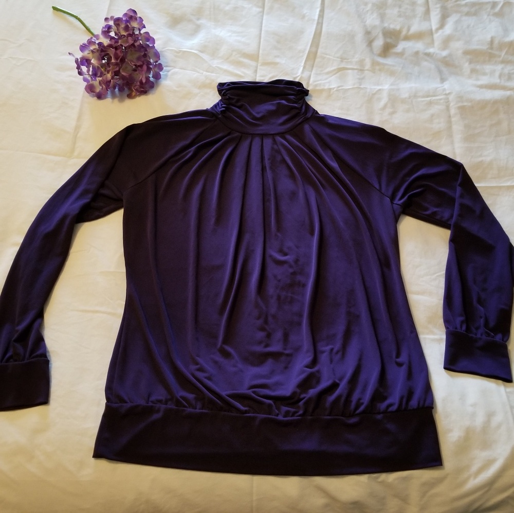 🎁 New York and Company stretch top size mediu